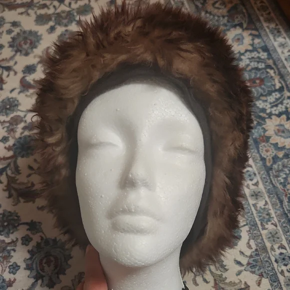 TUSCAN Lamb Brown Winter Hat - Picture 7 of 16